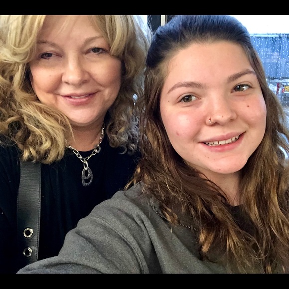 Meet your Posher, Christine - Picture 5 of 8